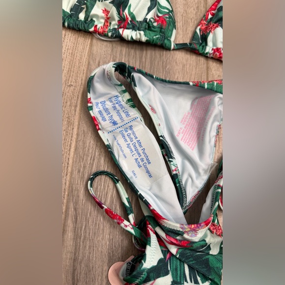 Victoria's Secret Blue Palms Tropical Print String Bikini NWT size L - Picture 8 of 11